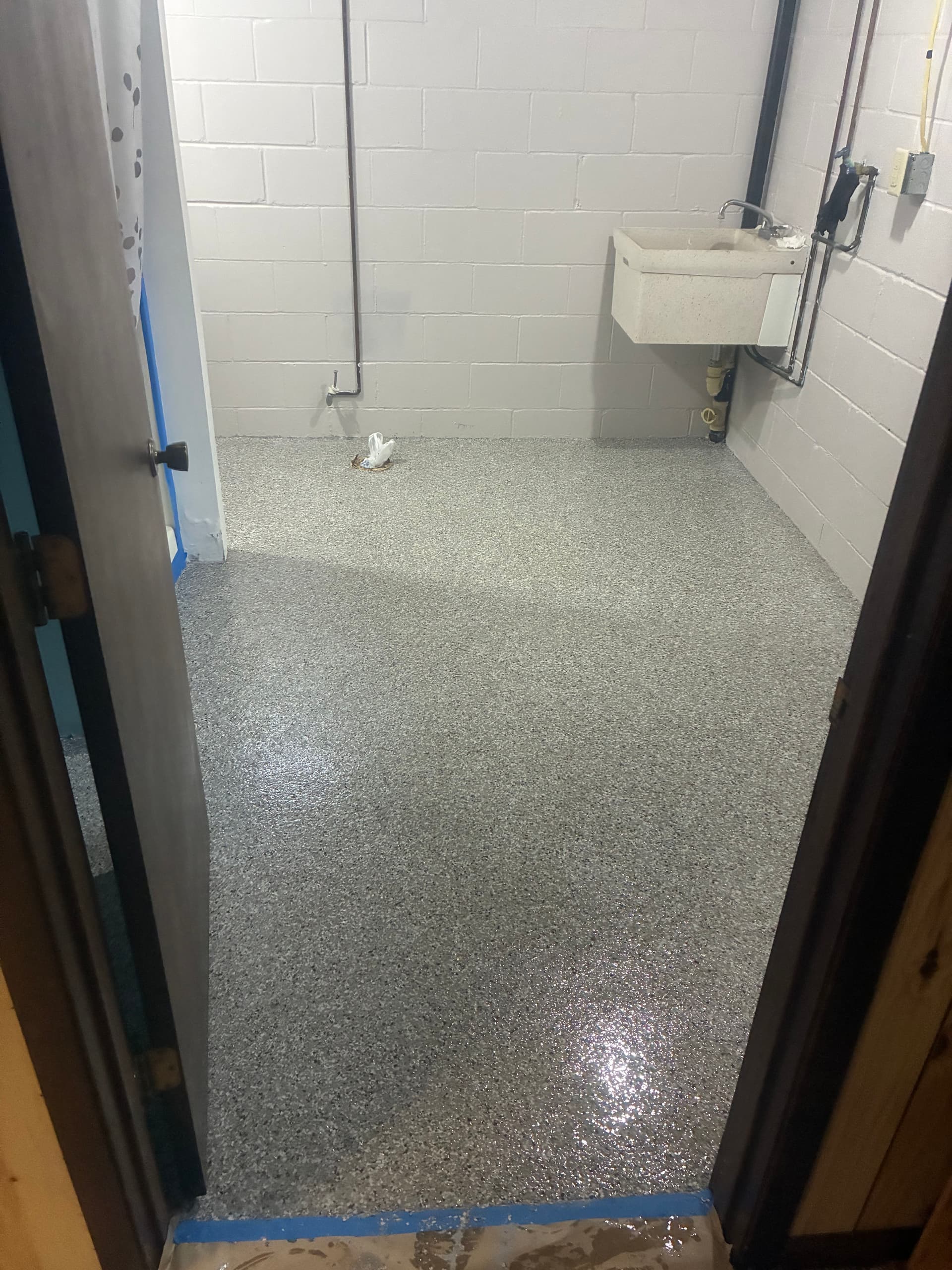 Gallery photos for Speckled Epoxy Floors for Basements and Utility Rooms: Image #4