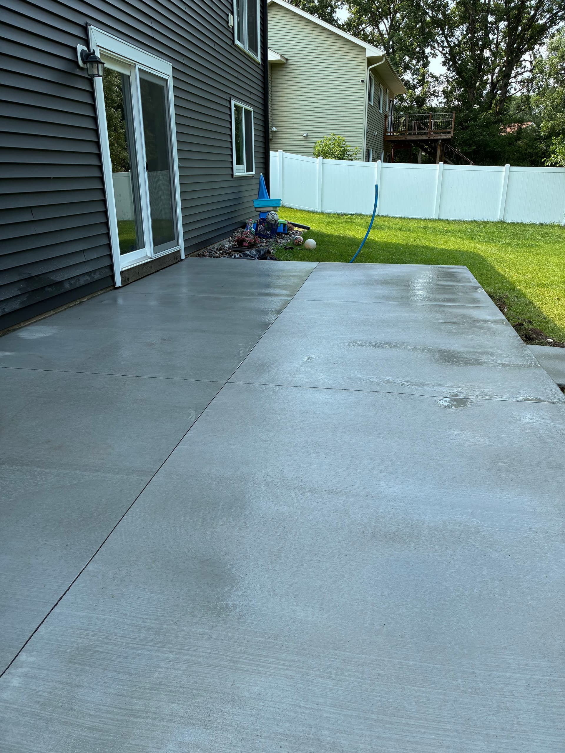 Gallery photos for Fresh Concrete Patio Gives This Backyard a Solid Foundation: Image #3
