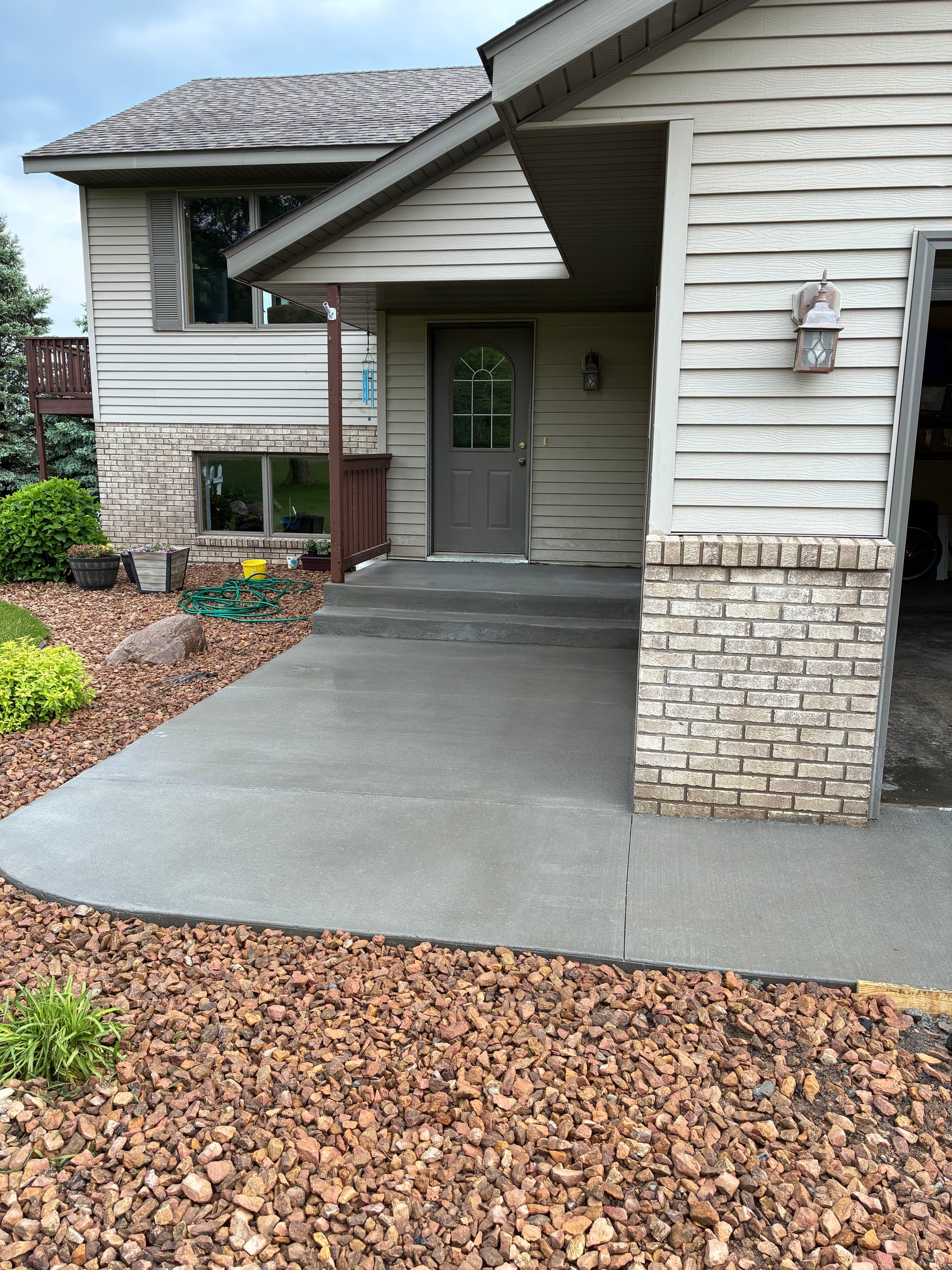 Gallery photos for Old Steps and Apron Ripped Out, Fresh Concrete Installed: Image #1