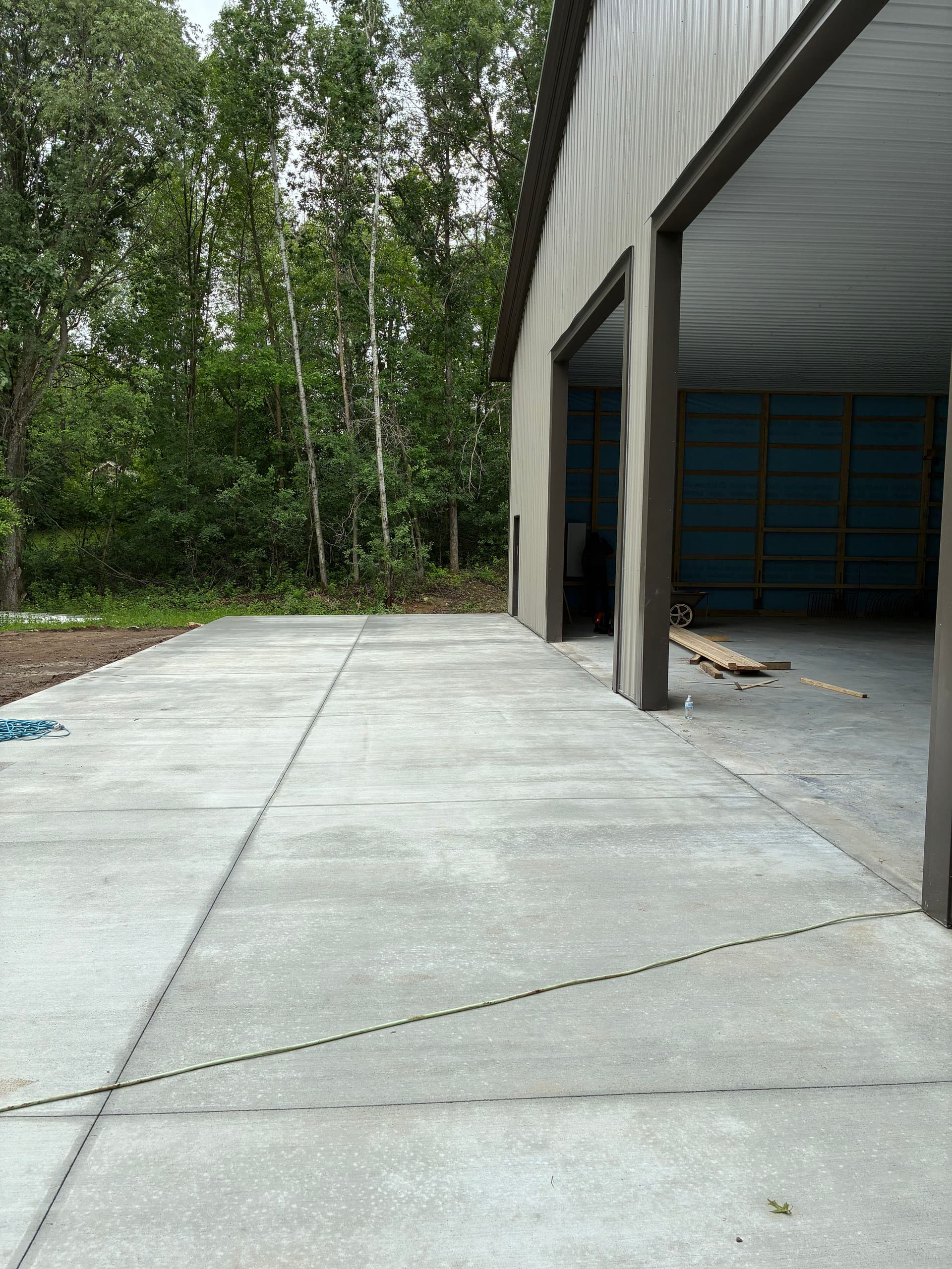 Gallery photos for 60x100 Shed Floor and Apron Built for Hard Daily Use: Image #4