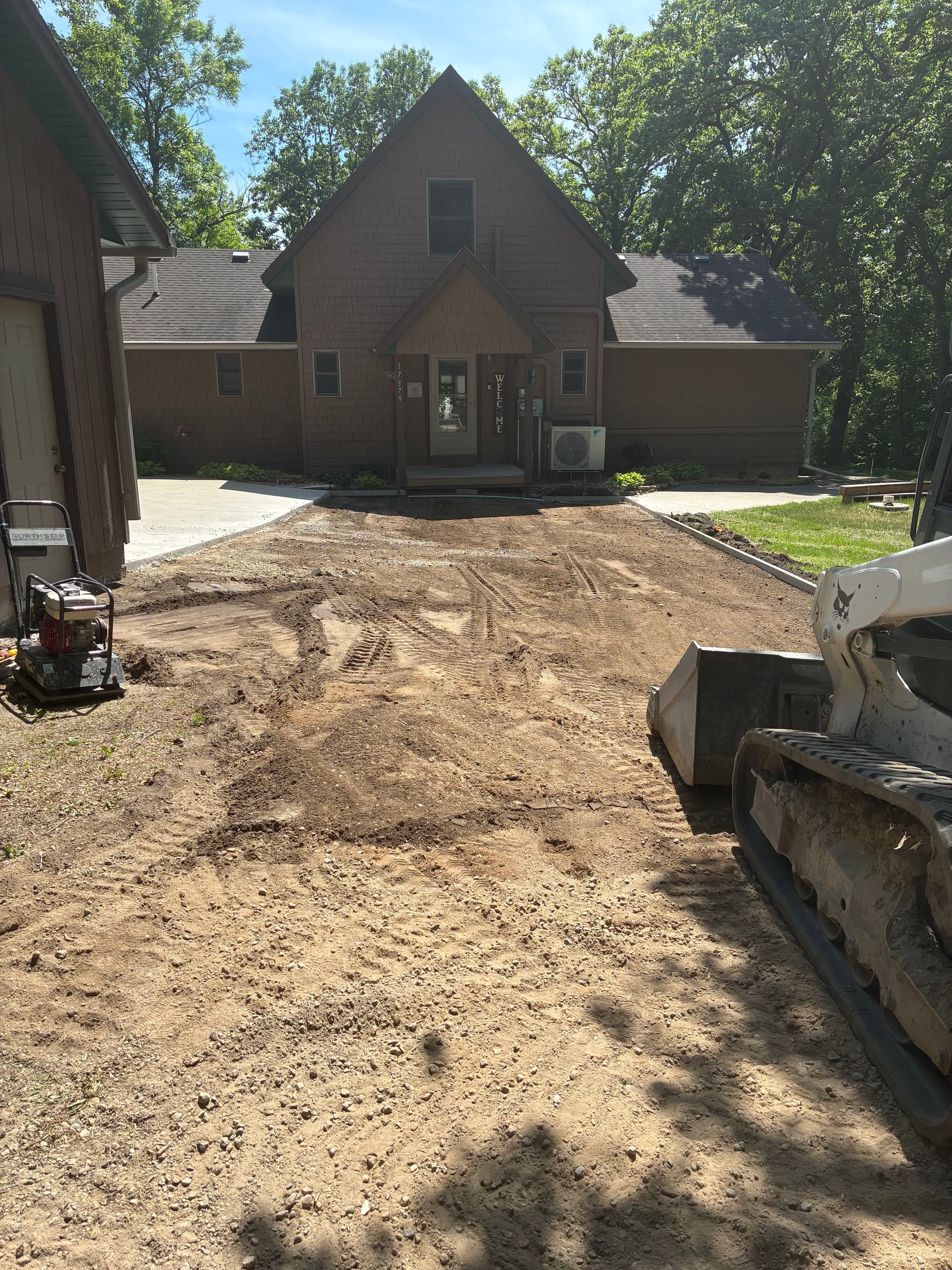 Gallery photos for Why Proper Removal Makes All the Difference on a New Concrete Driveway: Image #4